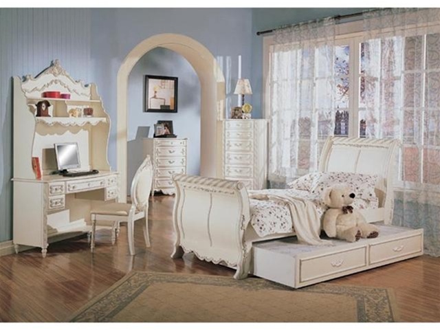 4 Piece Alexandria Sleigh Bed Bedroom Furniture Set In White Pearl Finish With Gold Accents By Coaster 400201