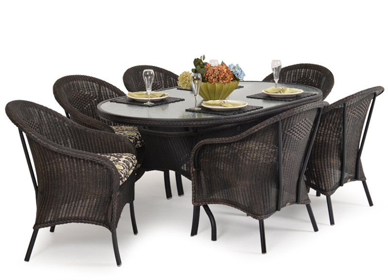 oval wicker dining table